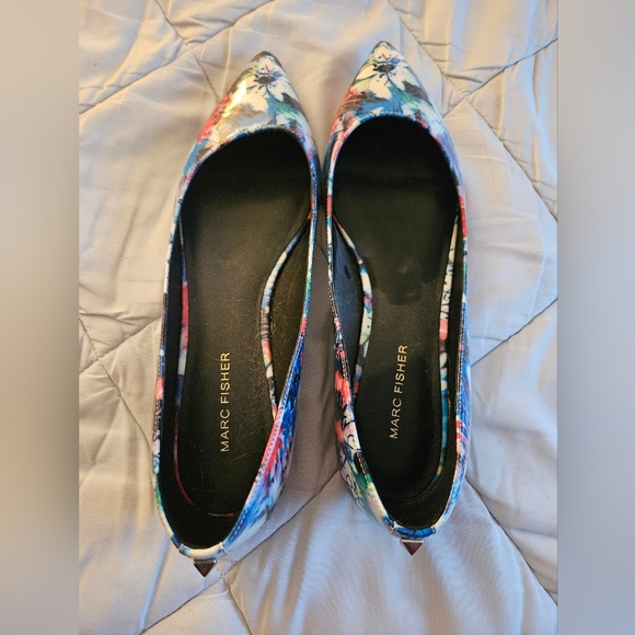 Marc Fisher Flats - Picture 1 of 4